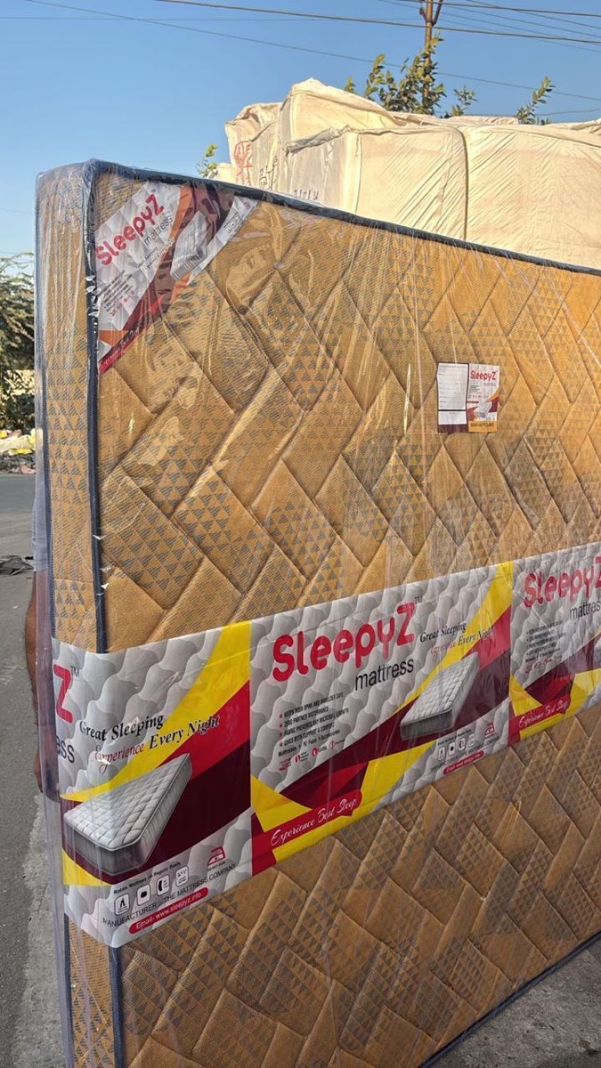 Sleepyz mattress in Kanpur - Shukla Gadda Samrat